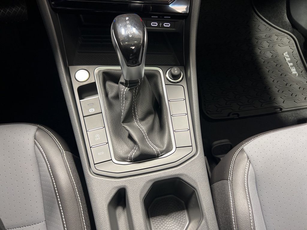 2025 Volkswagen Jetta 1.5T SE photo 31