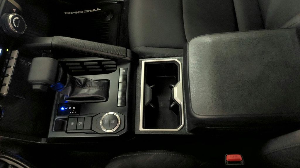 2024 Toyota Tacoma SR5 photo 20