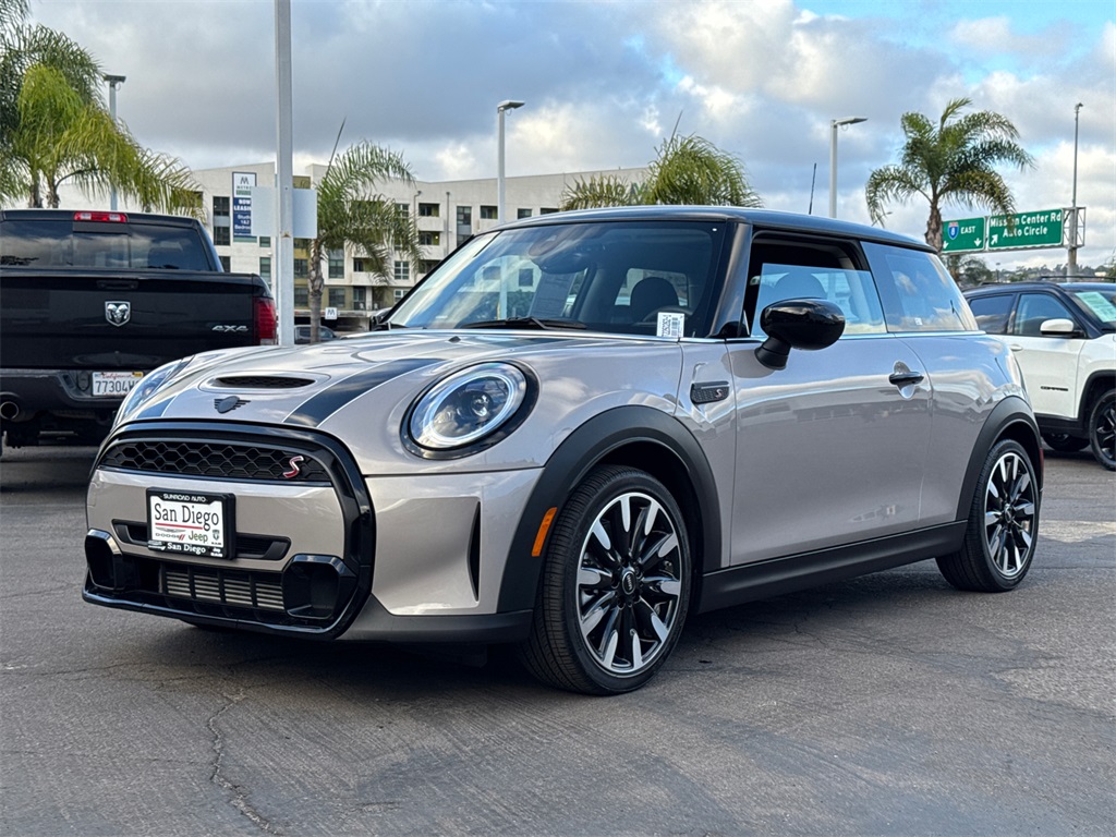 2024 Mini Cooper Hardtop S photo 3