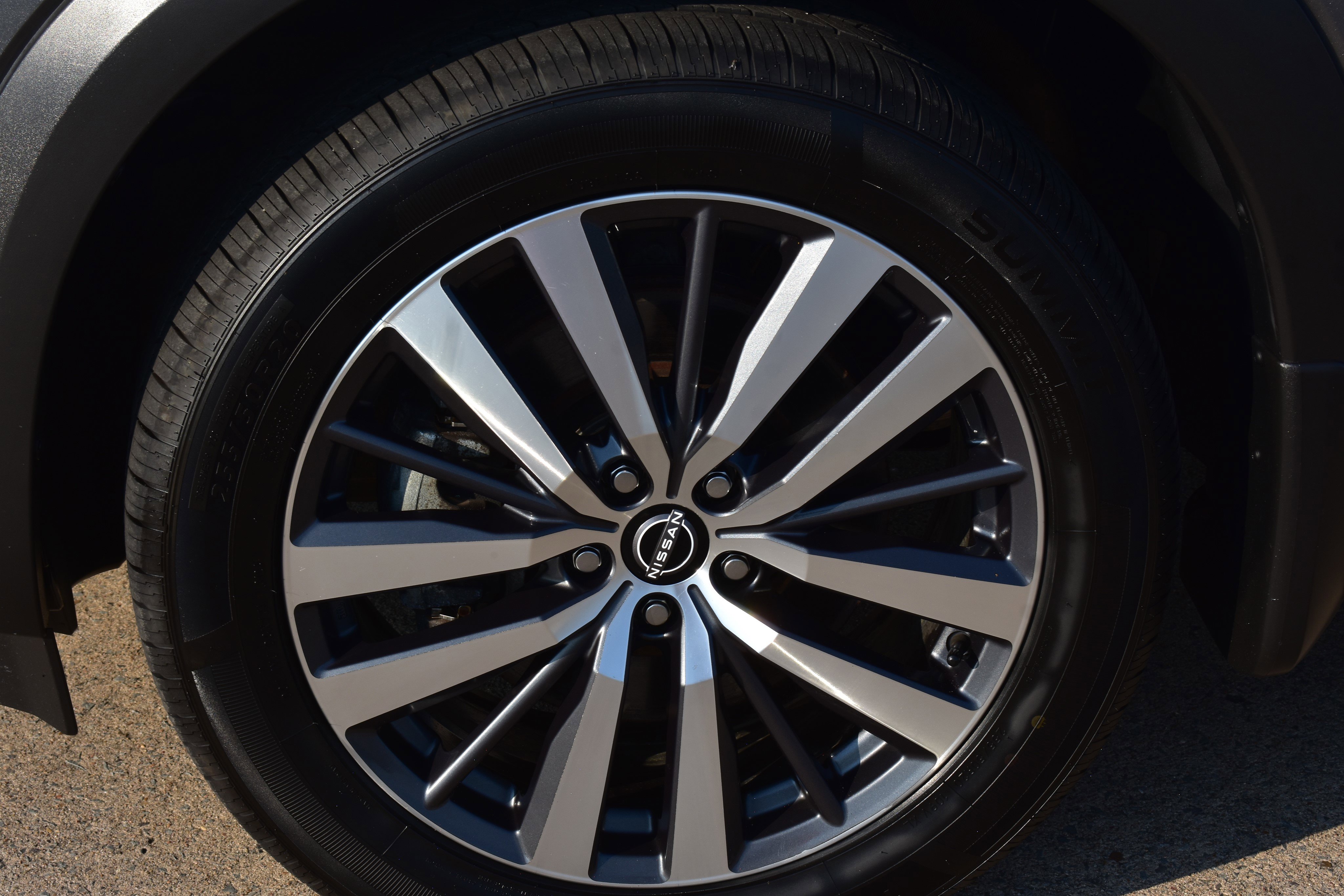 2022 Nissan Pathfinder Platinum photo 5
