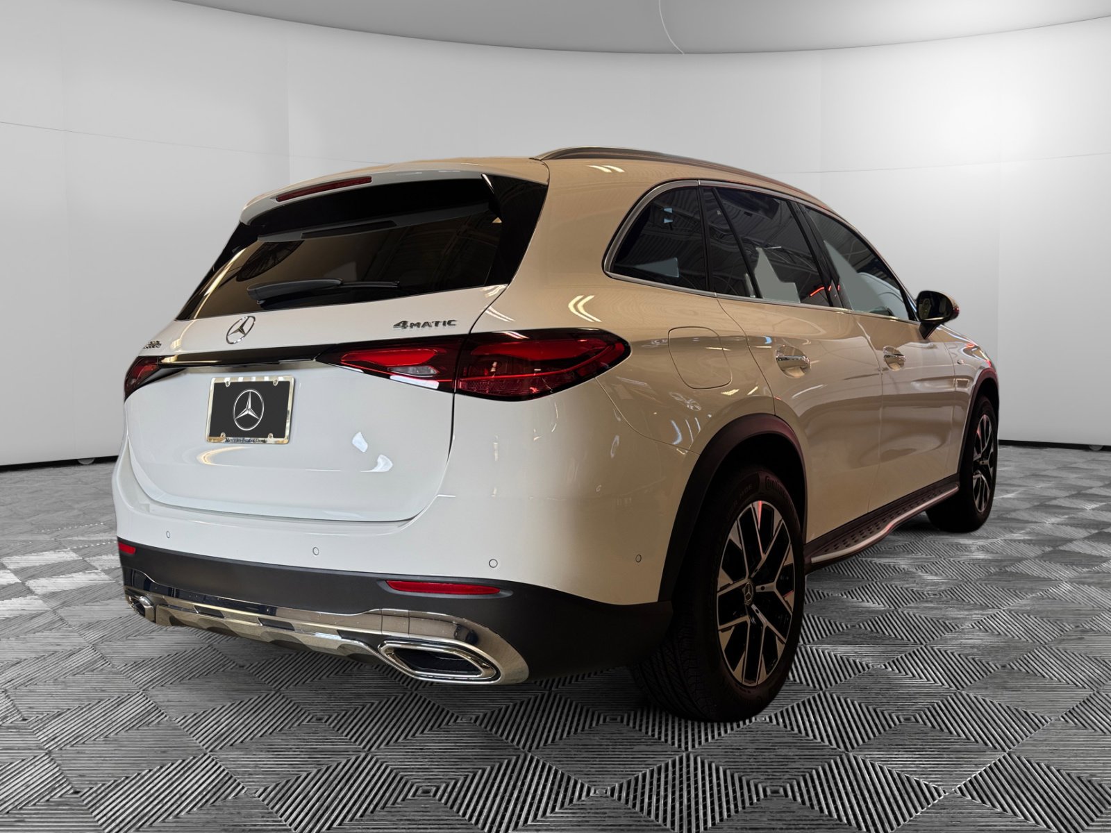 2025 Mercedes Benz GLC 350e 4MATIC photo 5