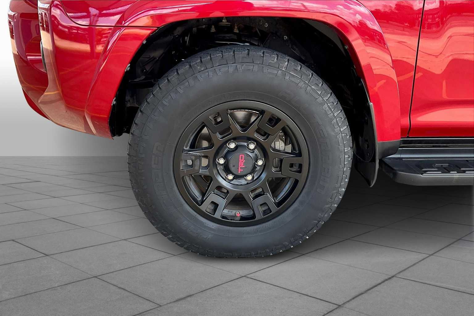 2019 Toyota 4Runner SR5 Premium photo 9