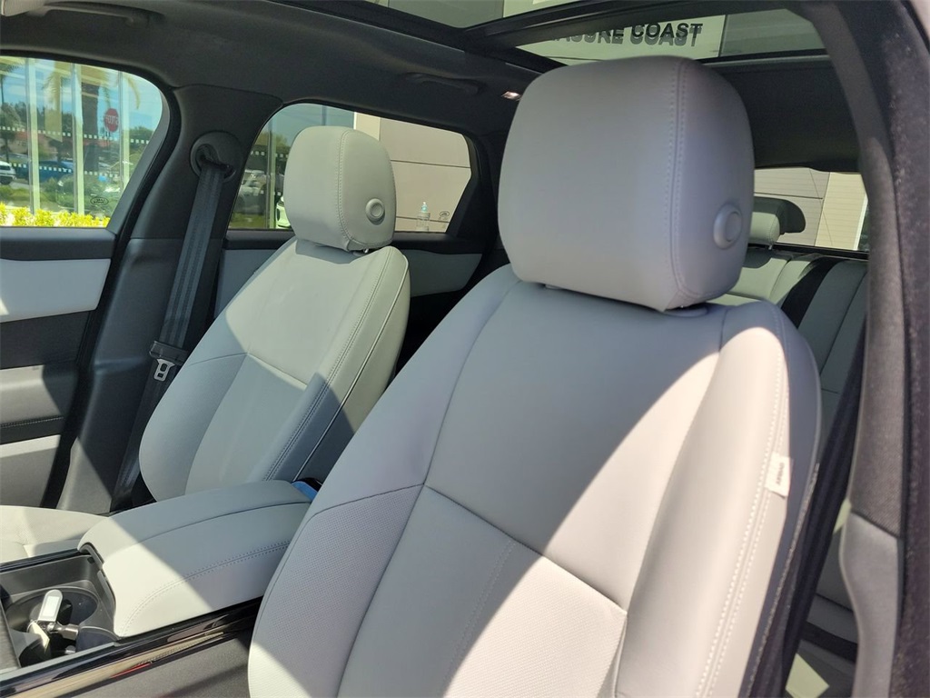 2026 Land Rover Range Rover Velar SE photo 24