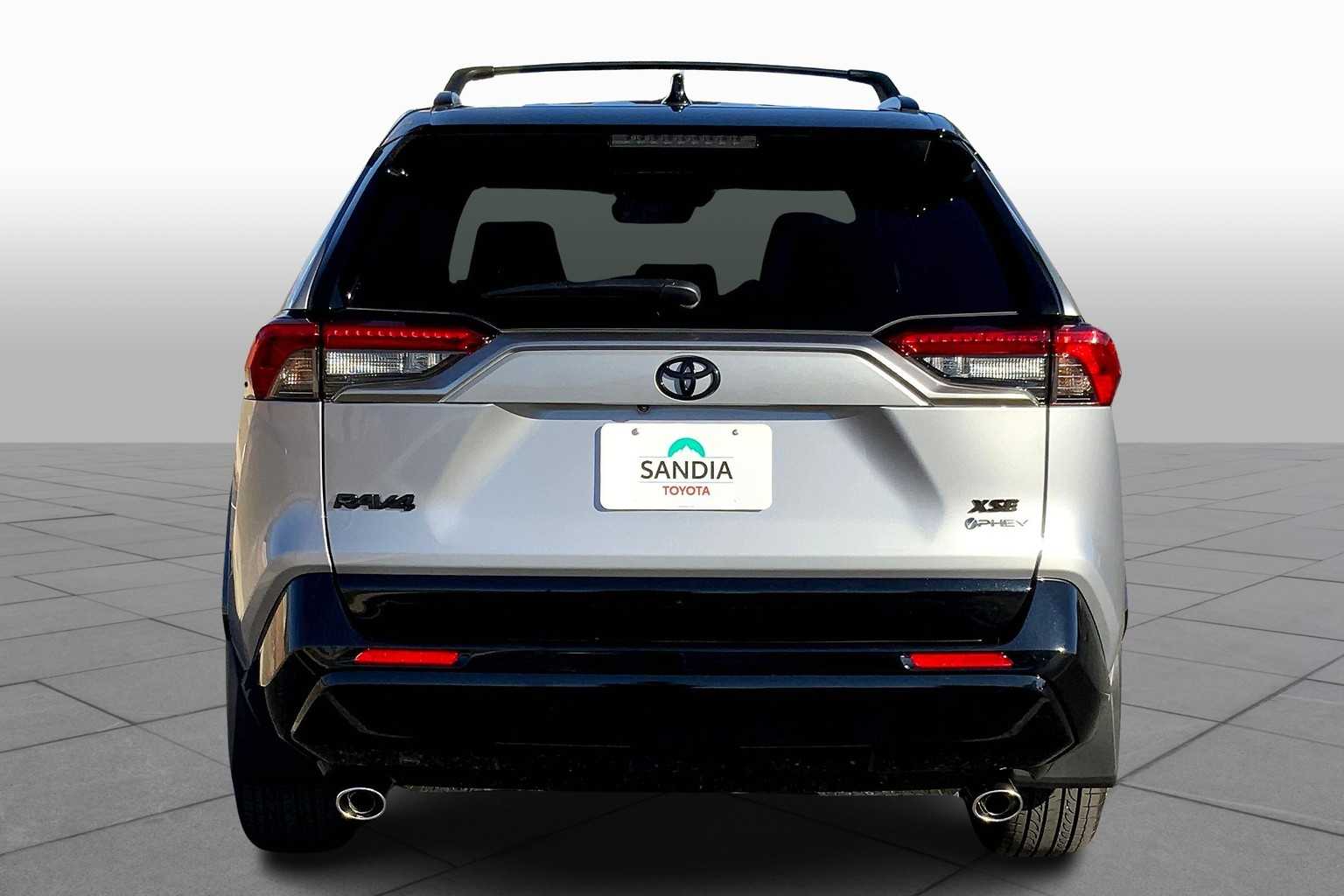 2025 Toyota RAV4 Hybrid XSE photo 4