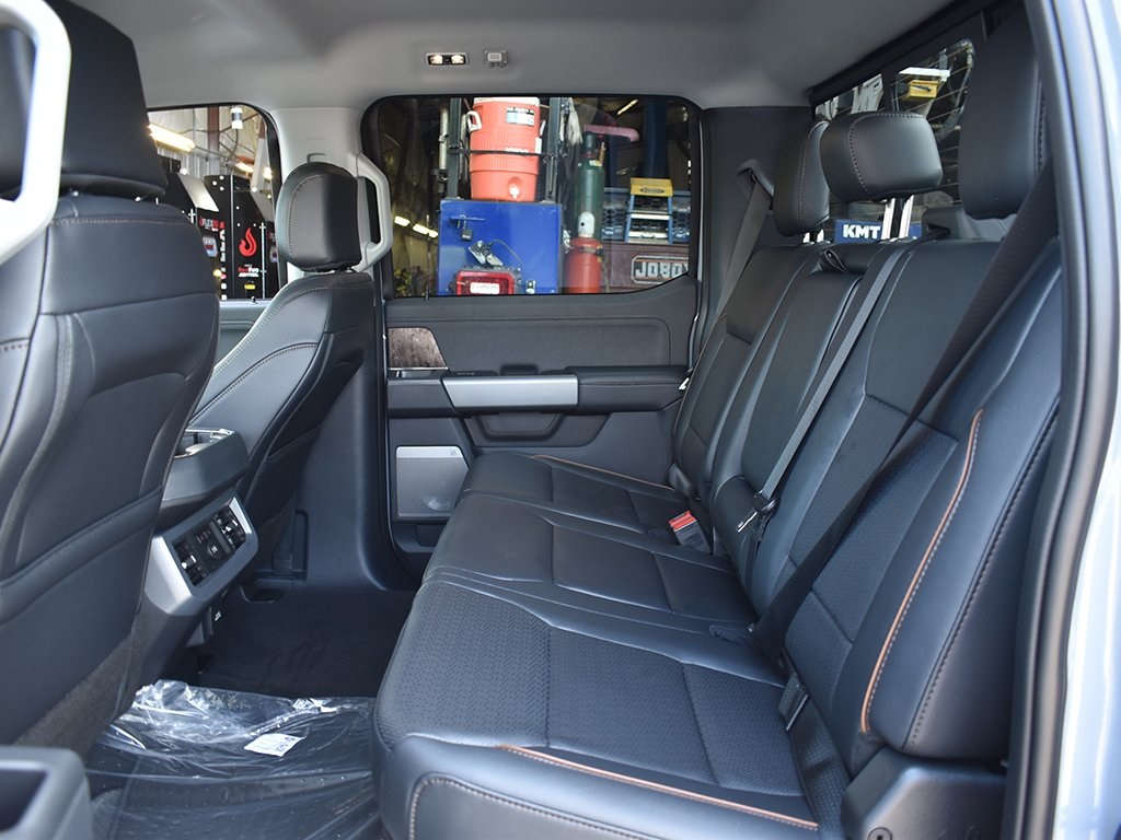 2025 Ford F-250 Lariat photo 4