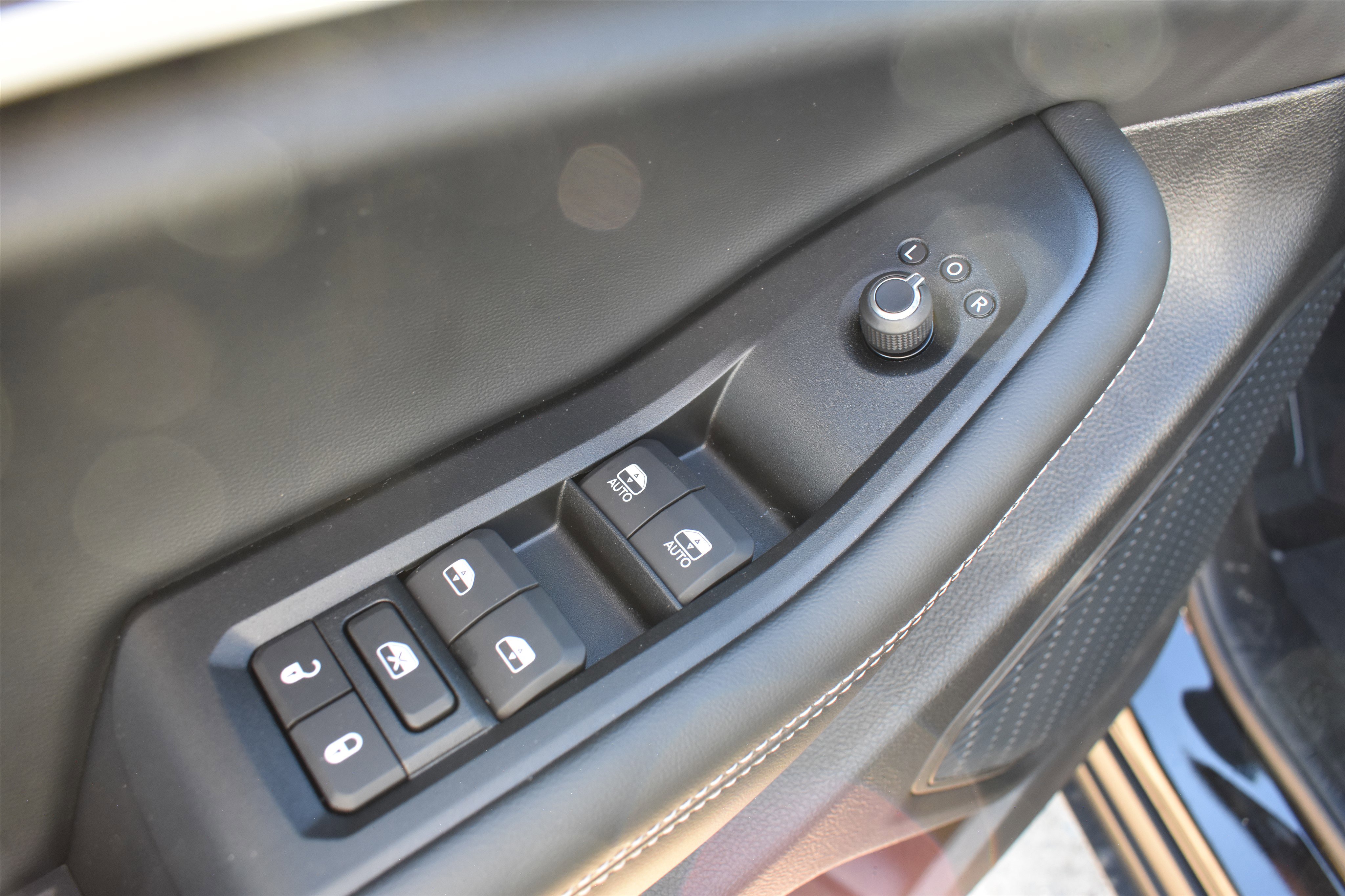 2025 Jeep Grand Cherokee Limited photo 3