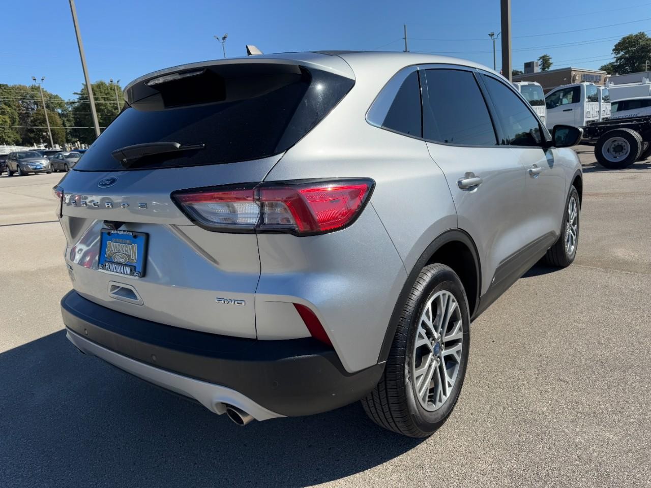 2022 Ford Escape SEL photo 2