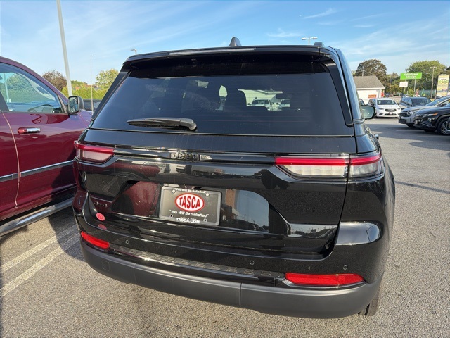 2025 Jeep Grand Cherokee Altitude photo 3
