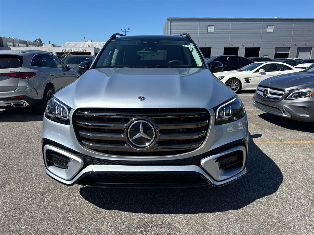 2026 Mercedes Benz GLS 450 4MATIC photo 2