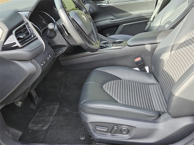 2023 Toyota Camry SE photo 5