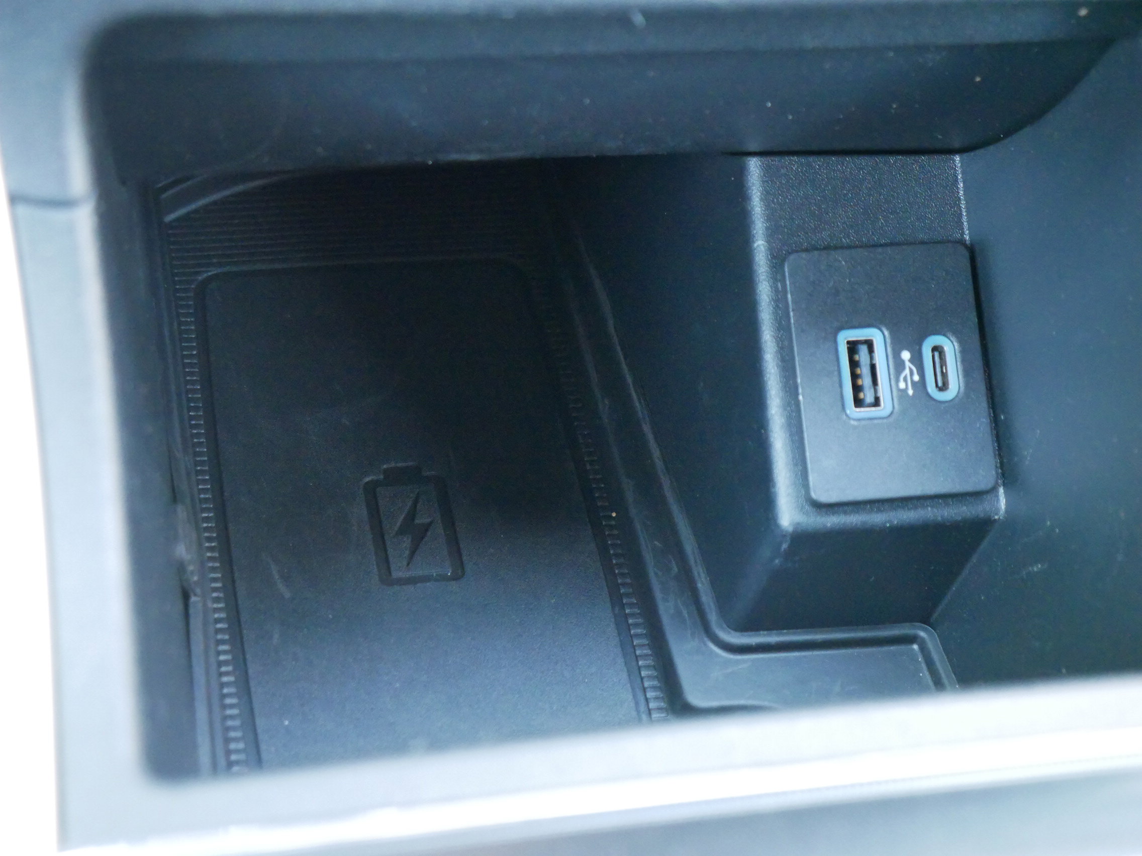 2024 Ford Edge ST-Line photo 14