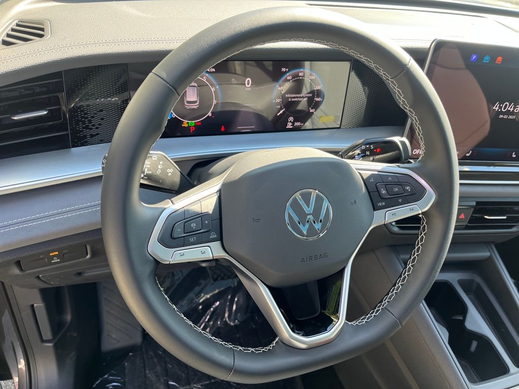 2025 Volkswagen Tiguan SE photo 9