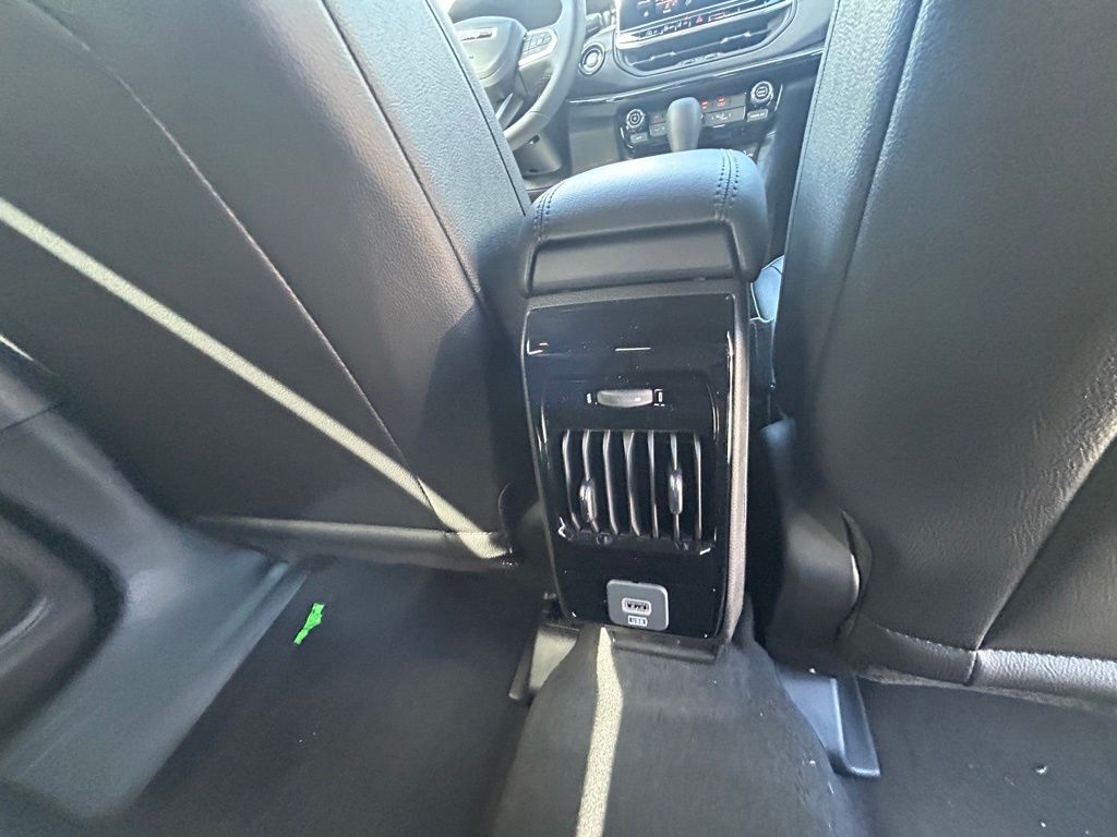 2026 Jeep Compass Latitude Altitude photo 33