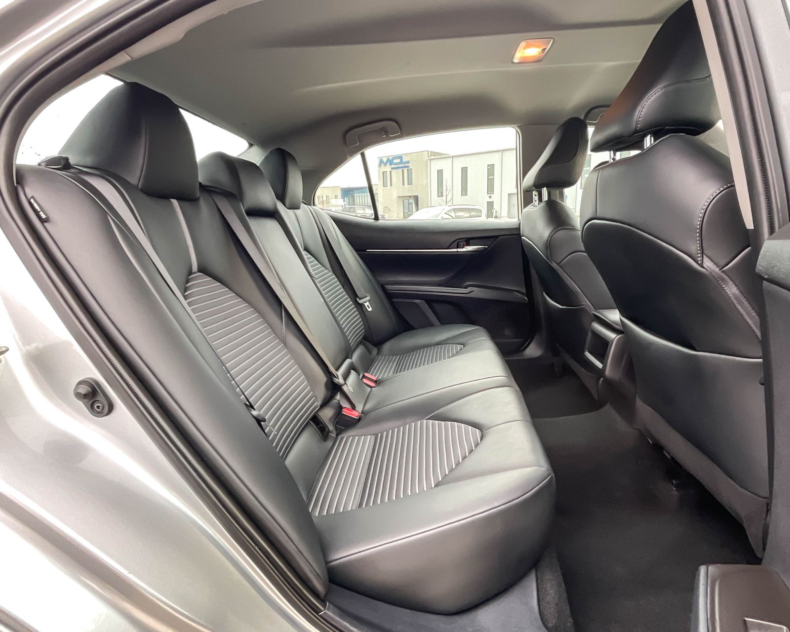 2022 Toyota Camry SE photo 17