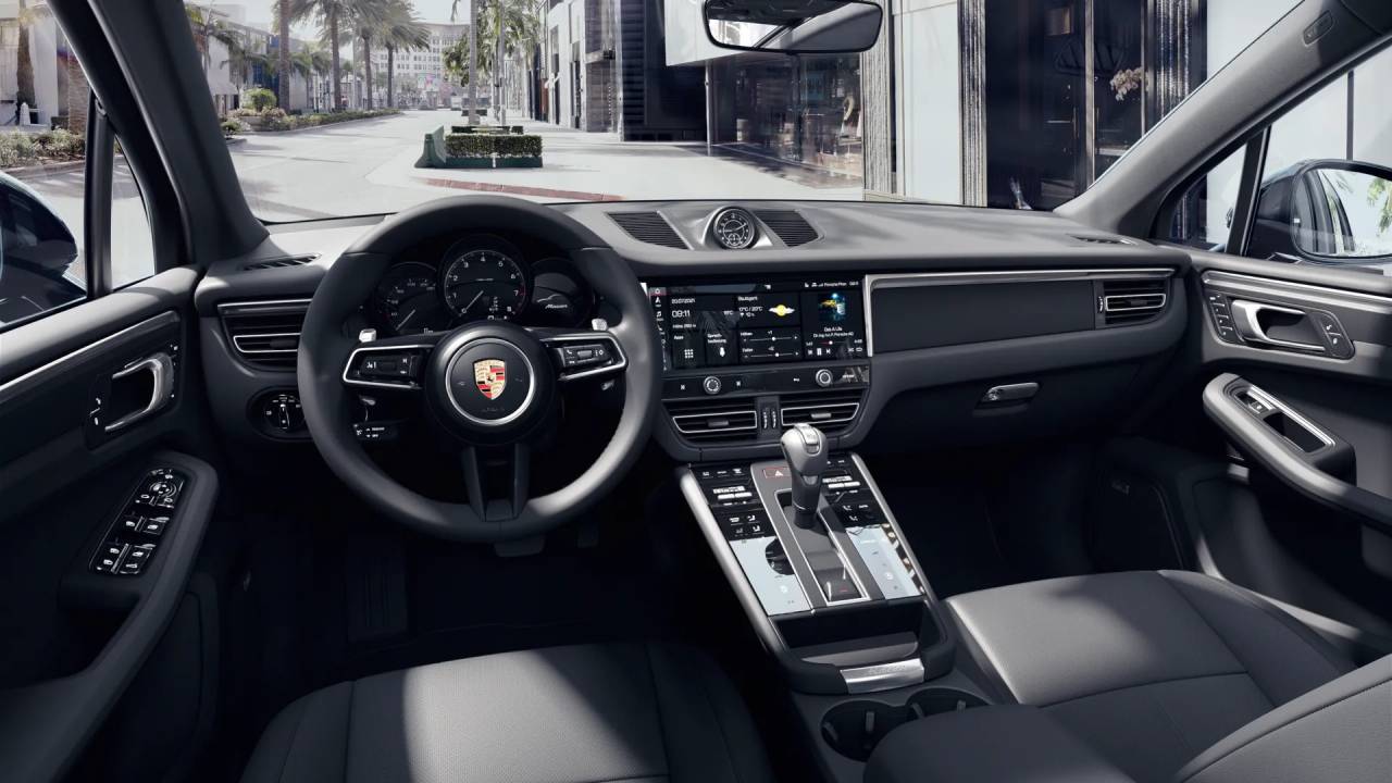 2025 Porsche Macan T photo 5