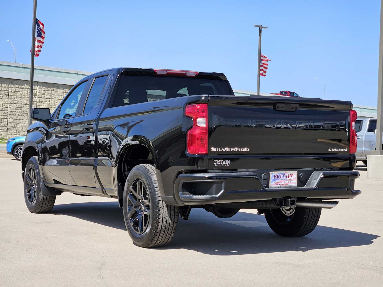 2025 Chevrolet Silverado 1500 Custom photo 3