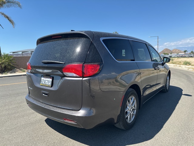 2022 Chrysler Voyager LX photo 7