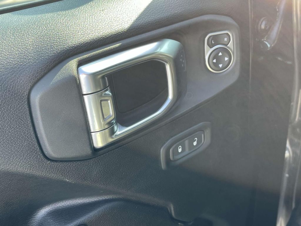 2023 Jeep Wrangler Sport S photo 14