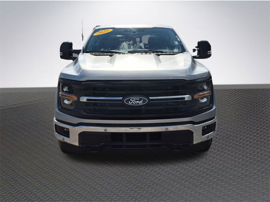 2025 Ford F-150 XLT photo 3