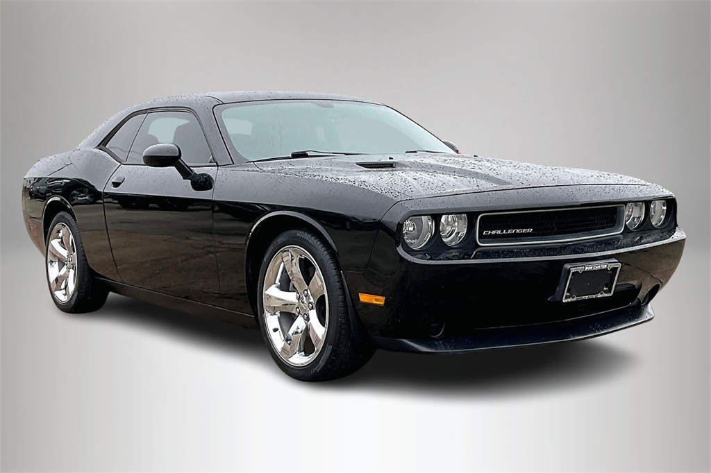 2013 Dodge Challenger SXT's photo