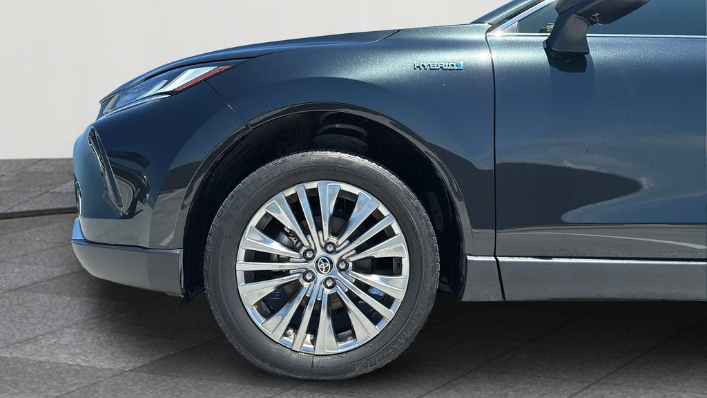 2021 Toyota Venza XLE photo 16