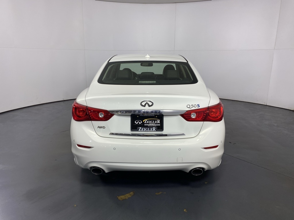 2014 Infiniti Q50 Hybrid Sport photo 4