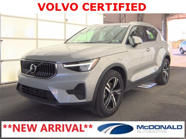 2025 Volvo XC40 Core