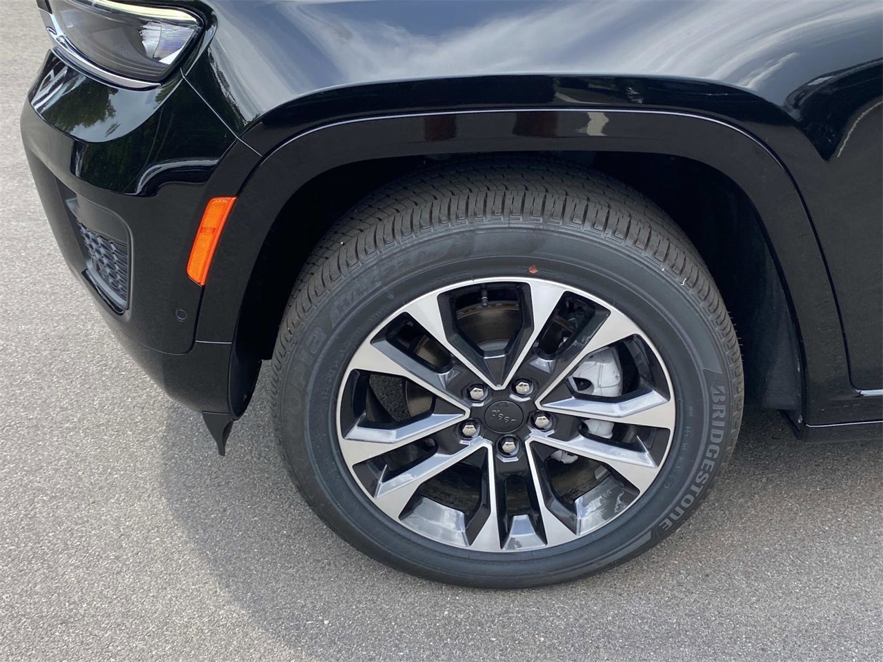 2025 Jeep Grand Cherokee Overland photo 34