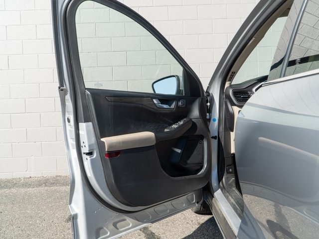 2020 Ford Escape Titanium photo 15