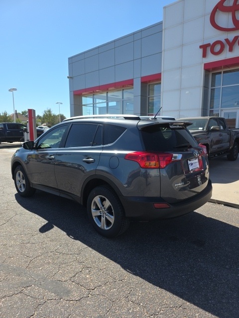 2015 Toyota RAV4 XLE photo 4