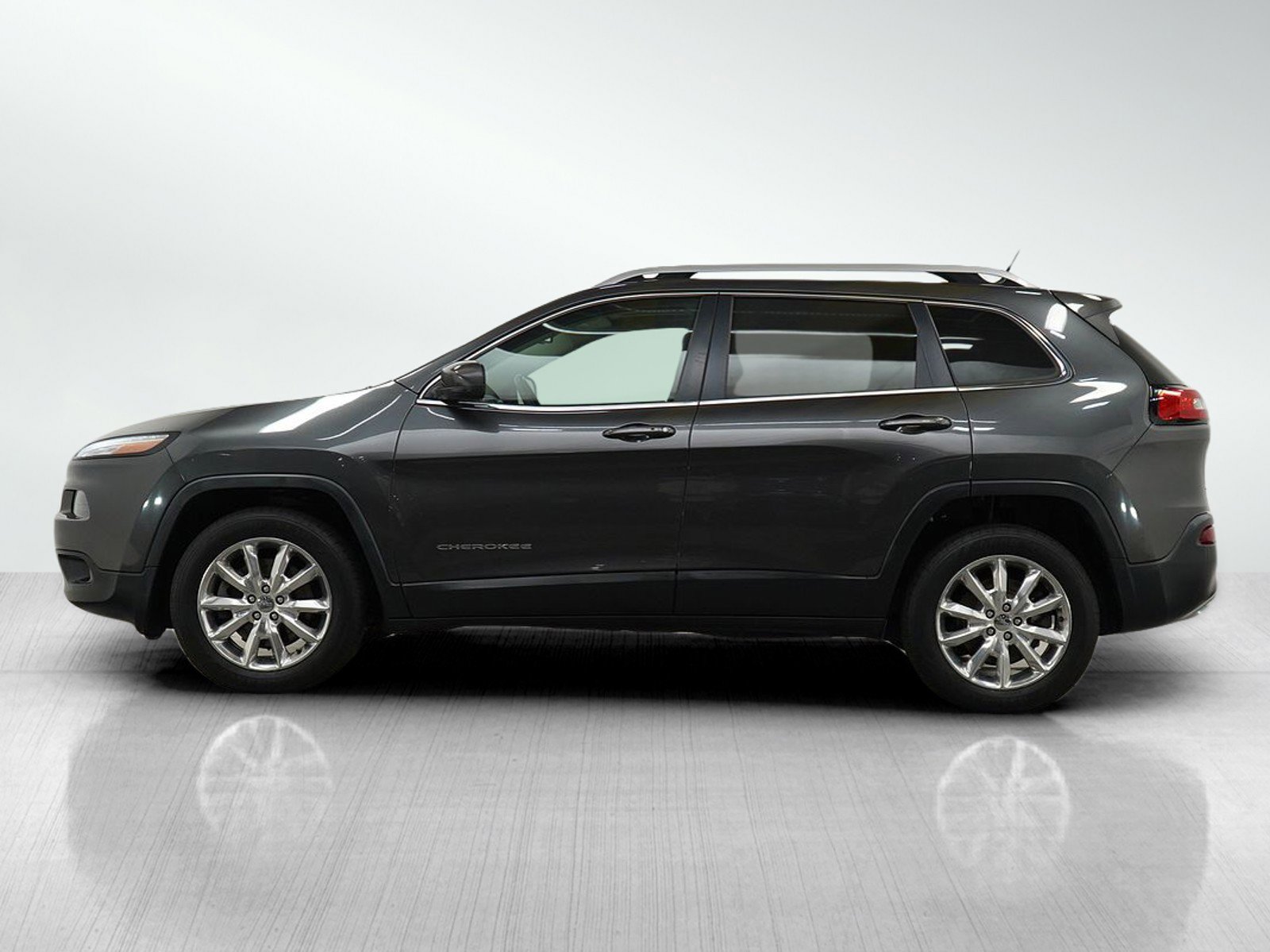 Used 2015 Jeep Cherokee Limited with VIN 1C4PJMDS2FW639775 for sale in Burnsville, Minnesota