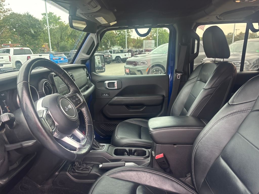 2019 Jeep Wrangler Unlimited Sahara photo 2