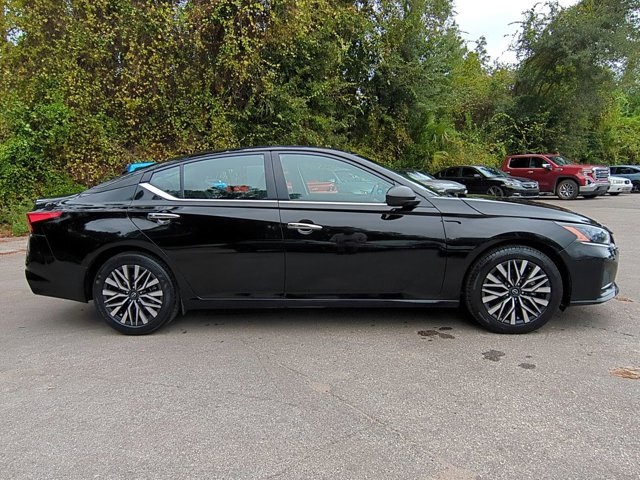 2024 Nissan Altima 2.5 SV photo 2