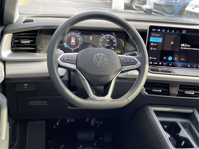 2025 Volkswagen Tiguan SE photo 12
