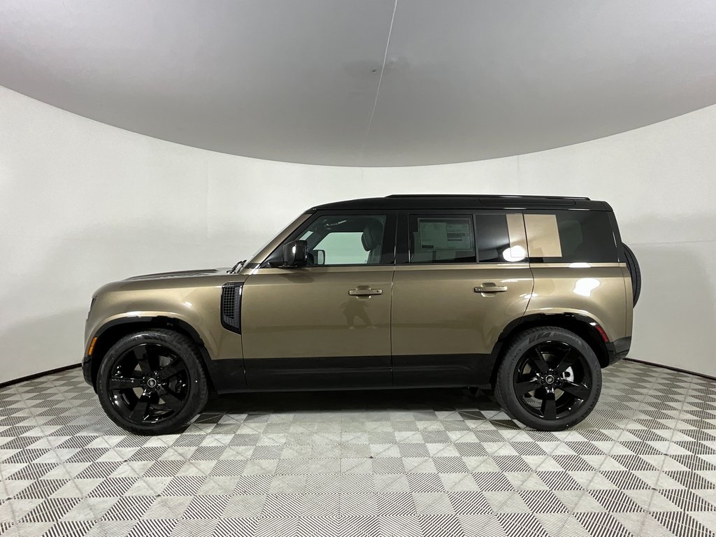 2025 Land Rover Defender 110 X-Dynamic SE photo 6