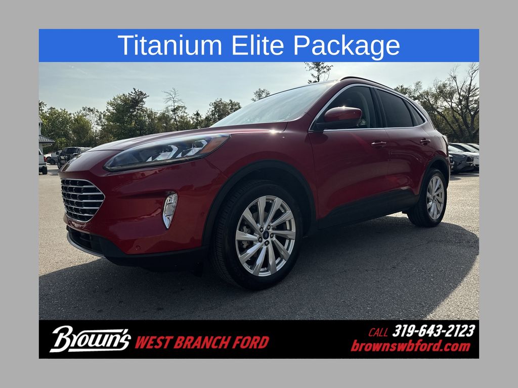 2022 Ford Escape Titanium's photo