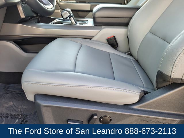 2025 Ford F-150 Lightning photo 24