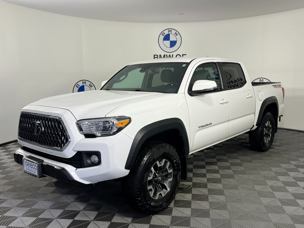 2019 Toyota Tacoma TRD Off-Road photo 2