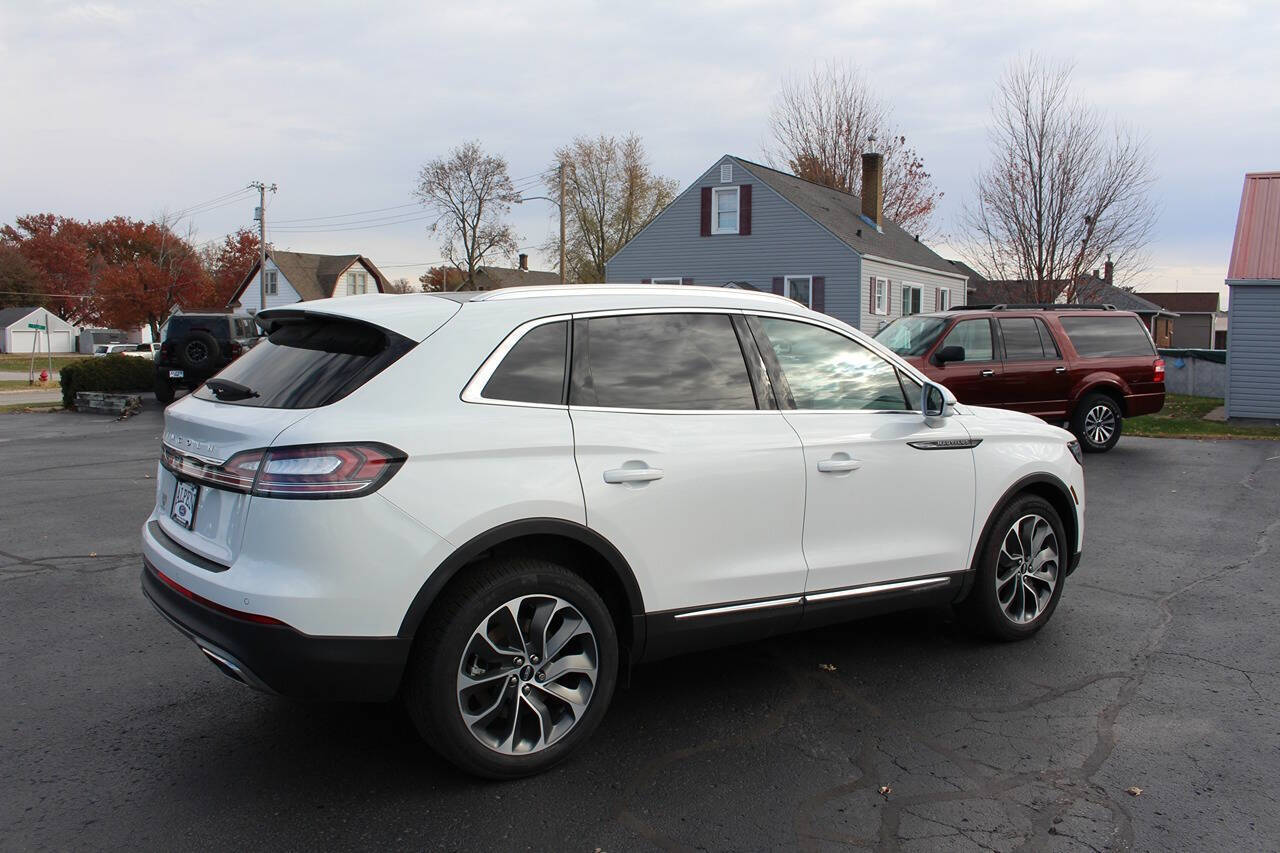 2022 Lincoln Nautilus Reserve photo 4