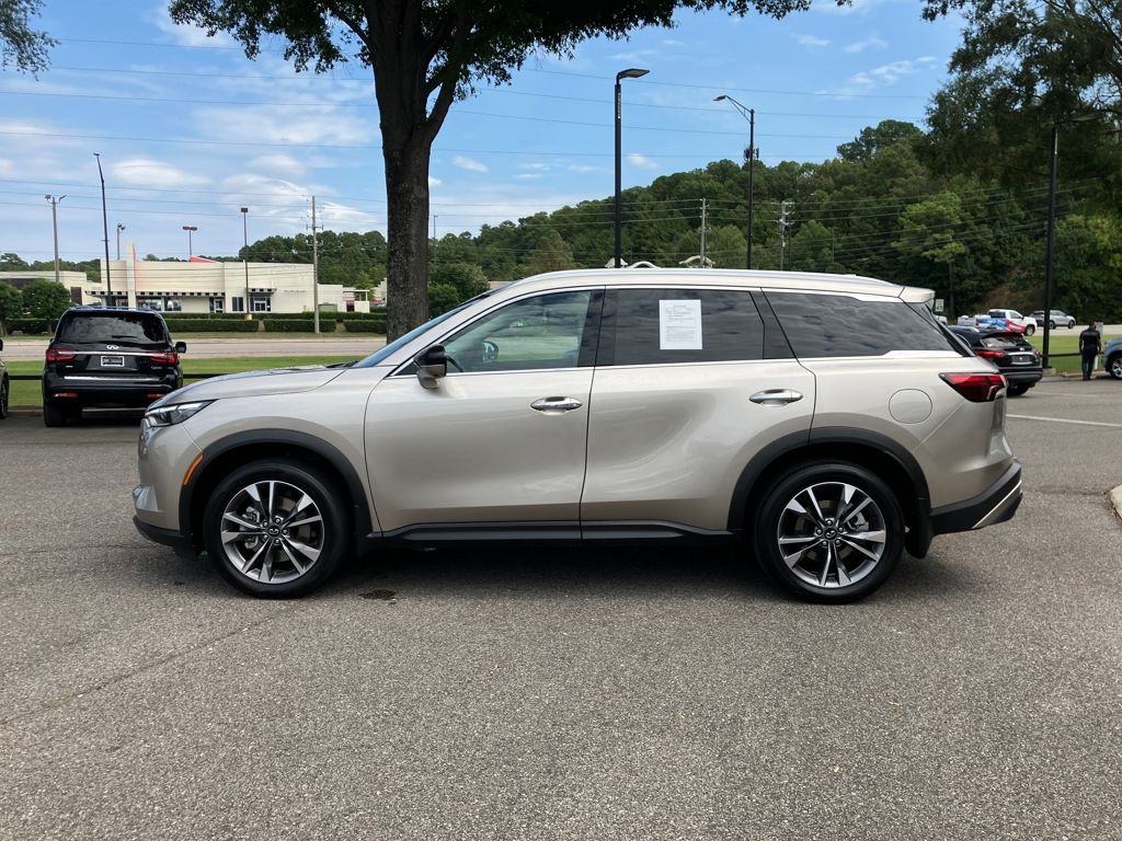 2022 Infiniti QX60 Luxe photo 7
