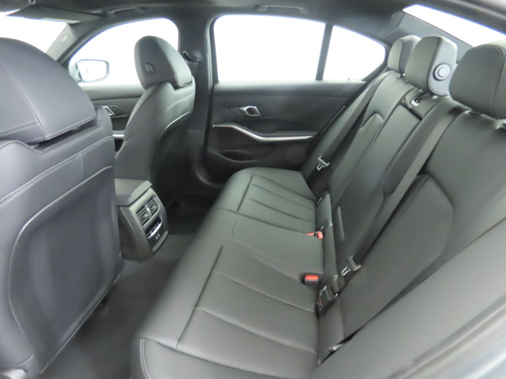 2025 Bmw 330i photo 22