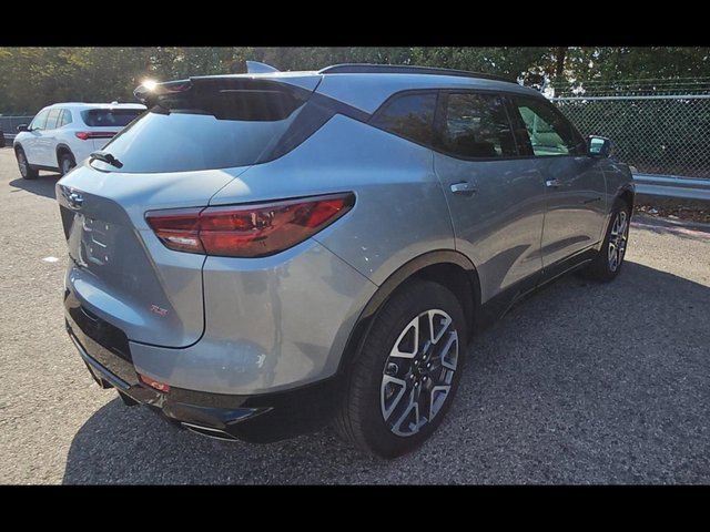 Used 2025 Chevrolet Blazer RS with VIN 3GNKBKRS0SS166329 for sale in Fairmont, Minnesota