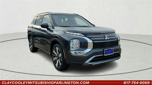 2025 Mitsubishi Outlander SEL's photo