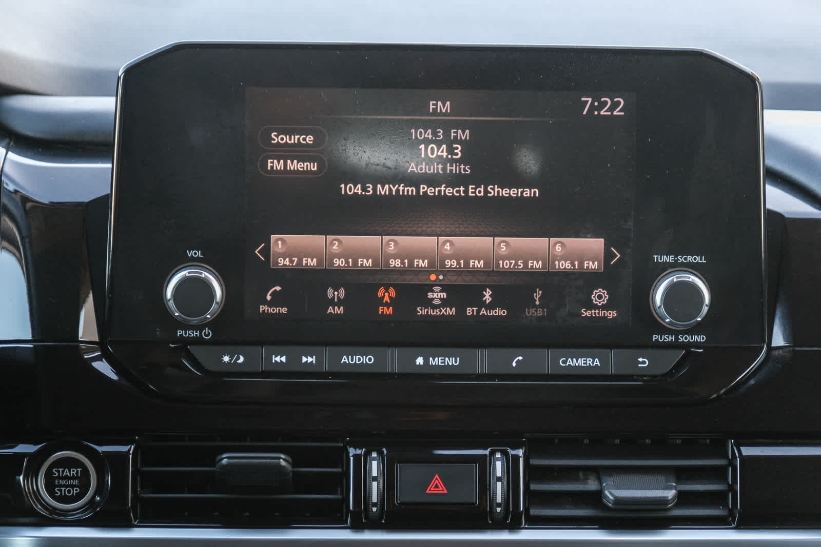 2022 Nissan Pathfinder SV photo 13