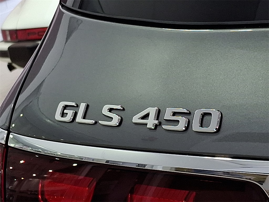 2025 Mercedes Benz GLS 450 4MATIC photo 24