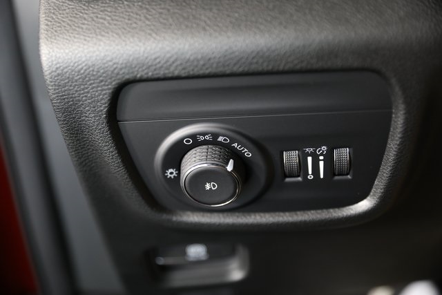 2025 Jeep Grand Cherokee Limited photo 9
