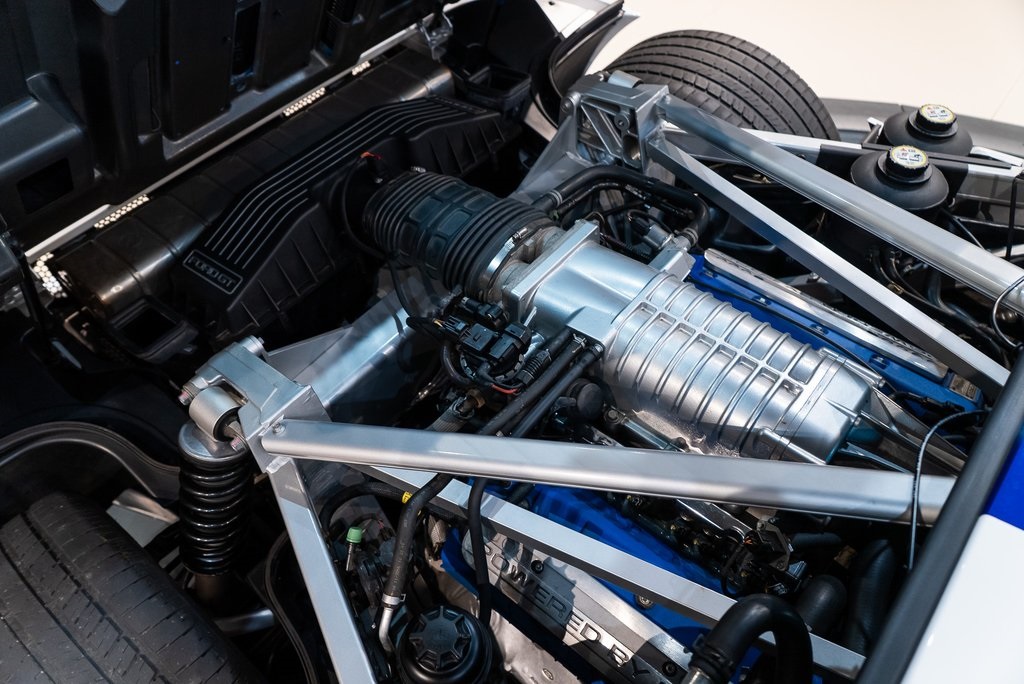 2005 Ford GT Base photo 12
