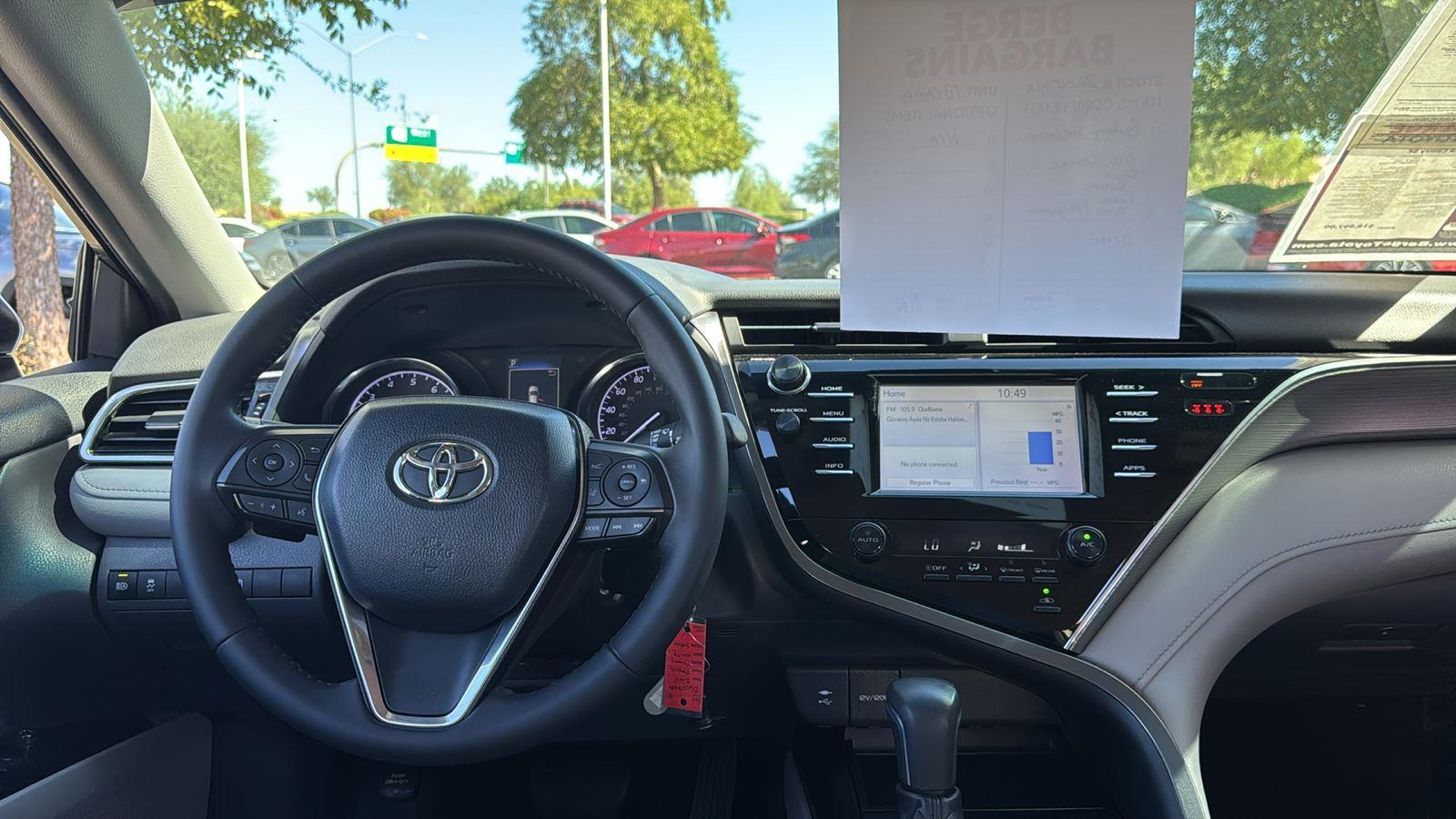 2018 Toyota Camry SE photo 9