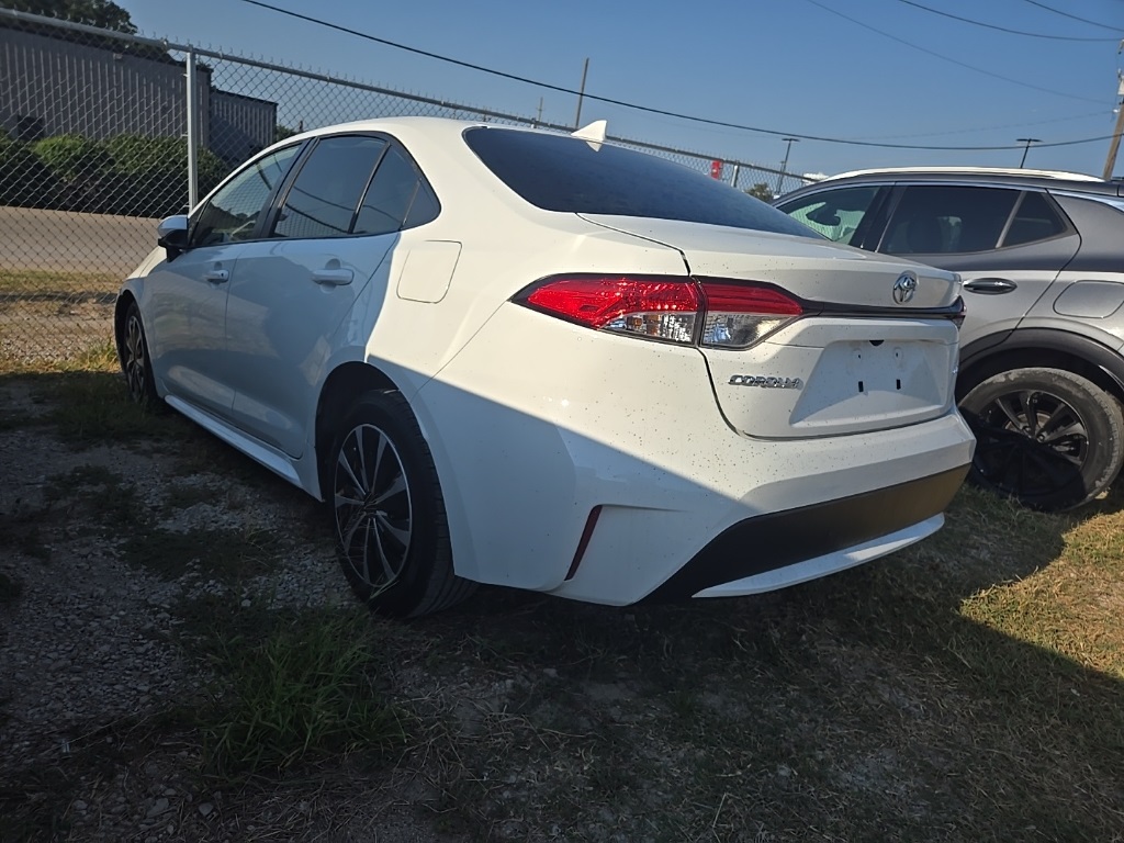 2021 Toyota Corolla LE photo 2