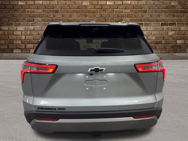 2026 Chevrolet Equinox LT photo 4